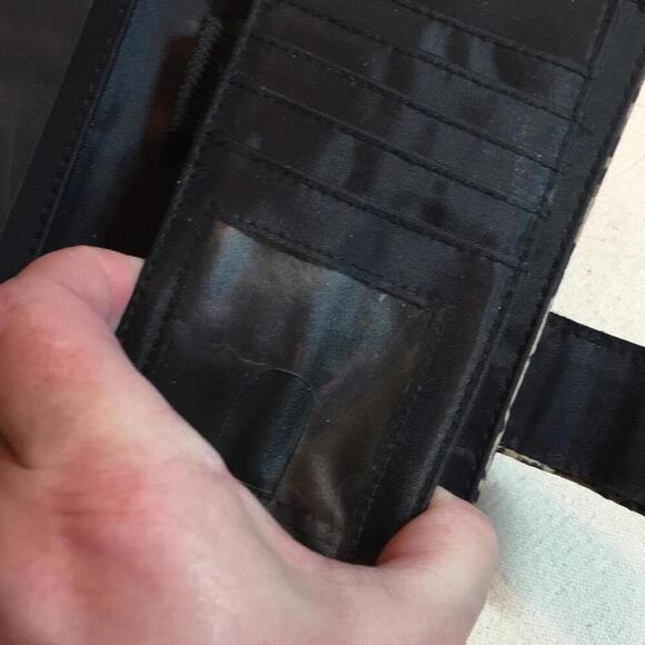 🍁American Tourister checkbook wallet. - Picture 7 of 8